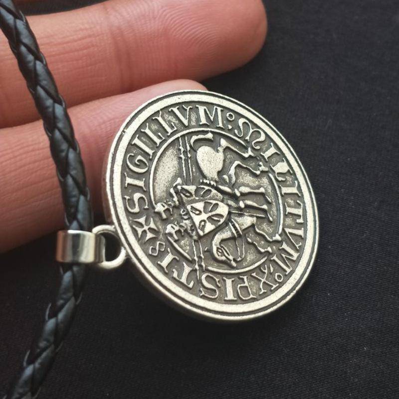 Knights Templar Commandery Necklace - Sigillum MilItum XPISTI Vintage - Bricks Masons